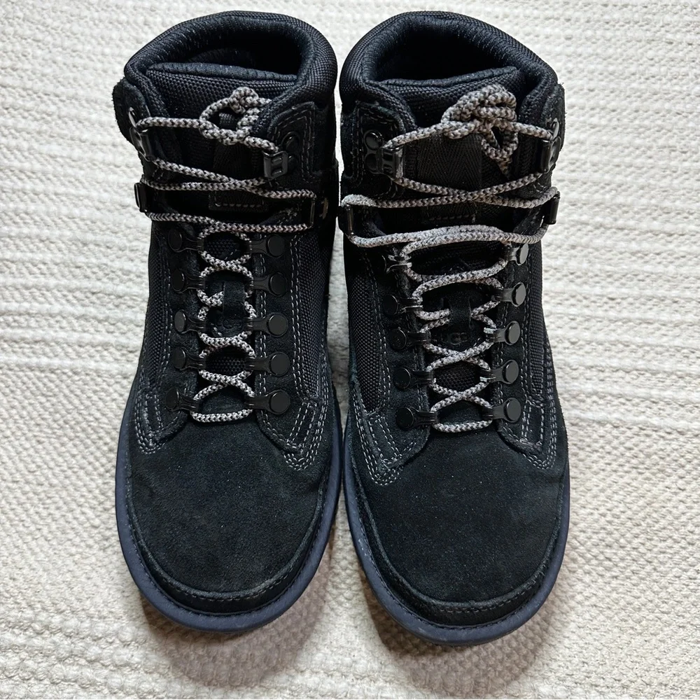 UGG men's black Highland Hiker suede lace up sneaker boots 6